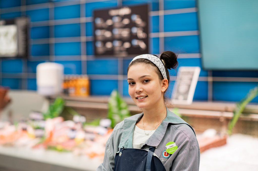 Johana, poissonnier chez U